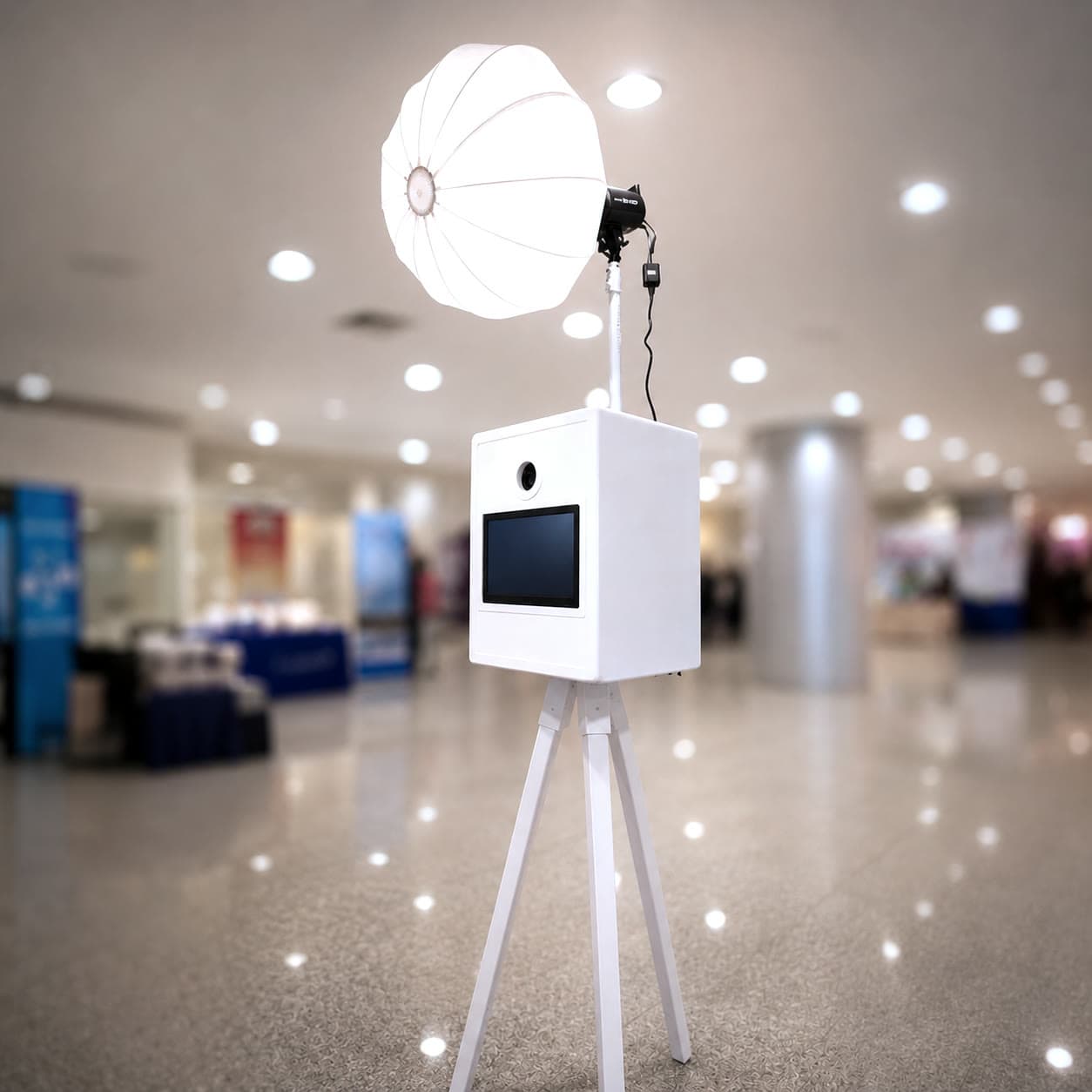 Selfie Box — เช่า Photo Booth สำหรับงานแต่งงาน