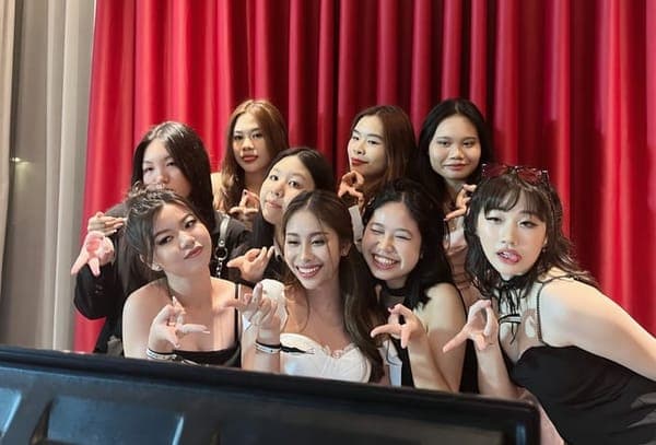 ภาพผู้ร่วมงานจริงถ่ายรูปกับ Photo Booth